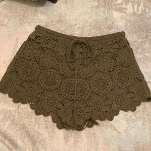 Love tree | Juniors shorts| lace | olive green | small |